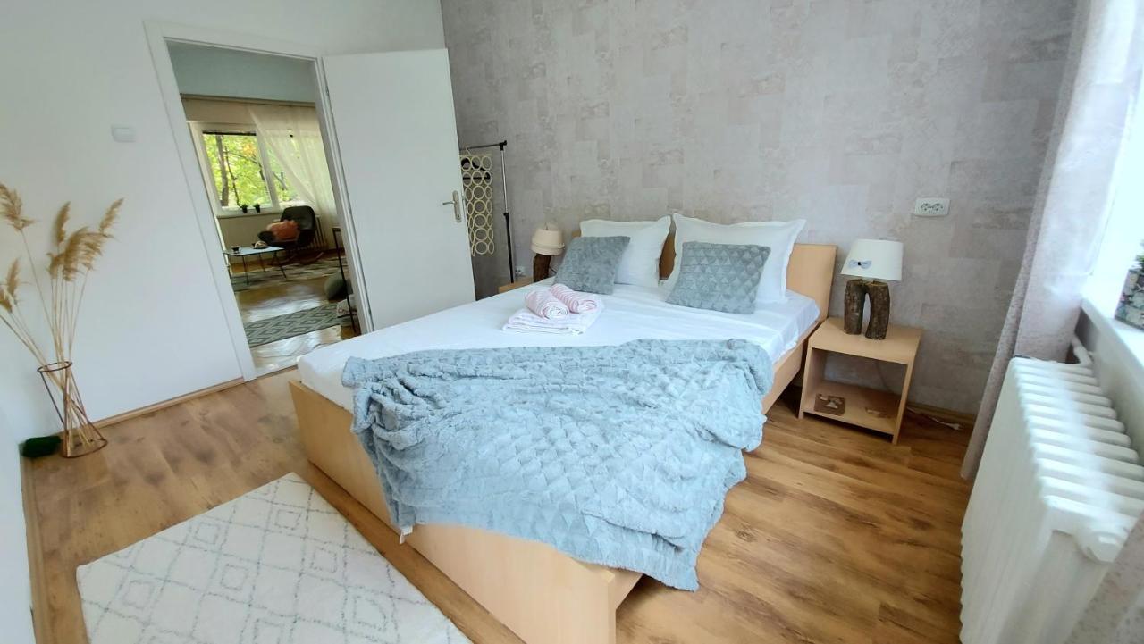 Inner City Two Bedroom Apartment Skopje Eksteriør bilde