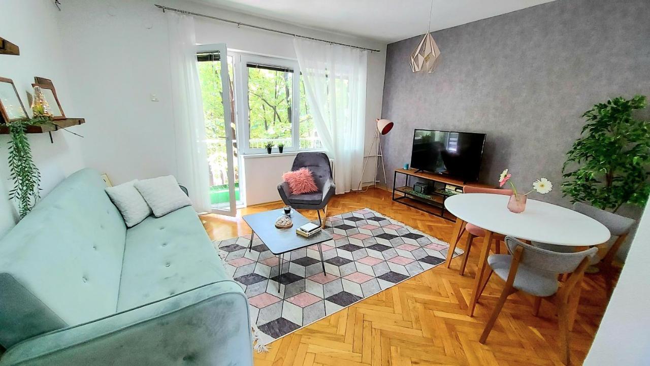 Inner City Two Bedroom Apartment Skopje Eksteriør bilde