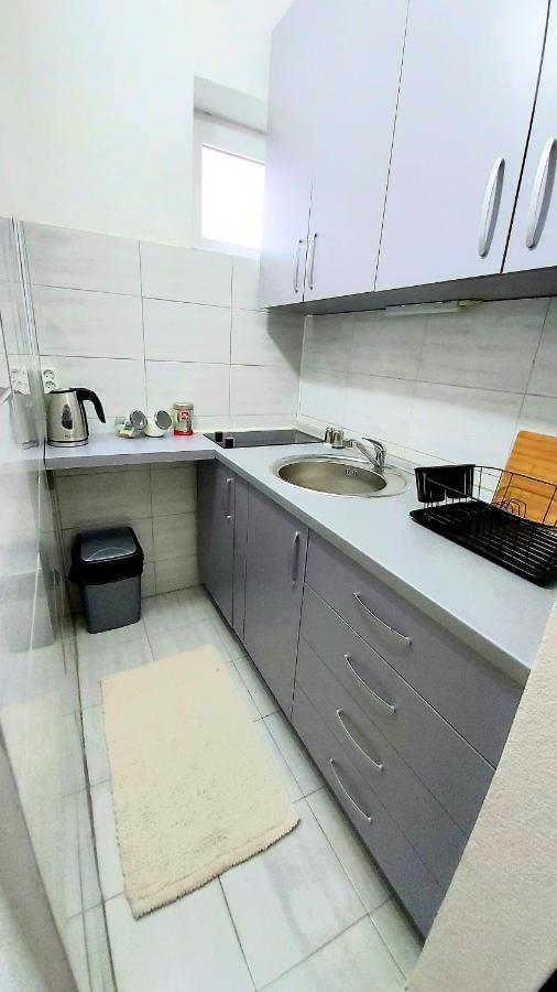 Inner City Two Bedroom Apartment Skopje Eksteriør bilde