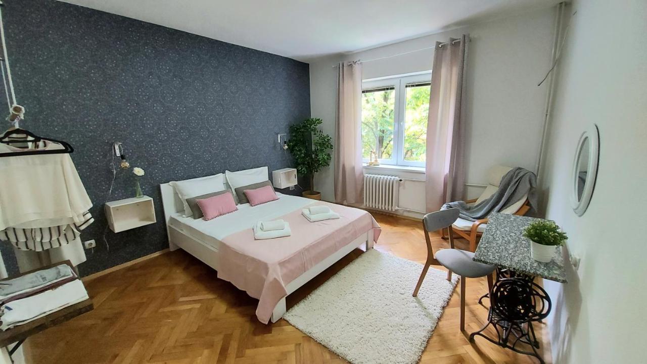 Inner City Two Bedroom Apartment Skopje Eksteriør bilde